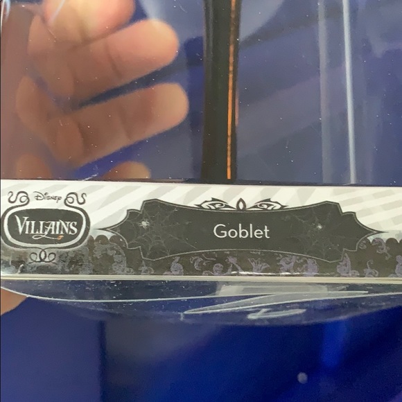 Disney Villains wine glass NWT - Picture 2 of 4